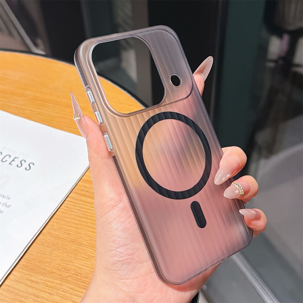 غطاء حماية فاخر مضاد للسقوط بت - مراجعة Oppo Find X8 وسعره